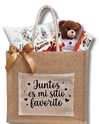 Pack para celebraciones - Caja Sorpresa con cojín, peluche y chocolatinas kinder con Dedicatoria